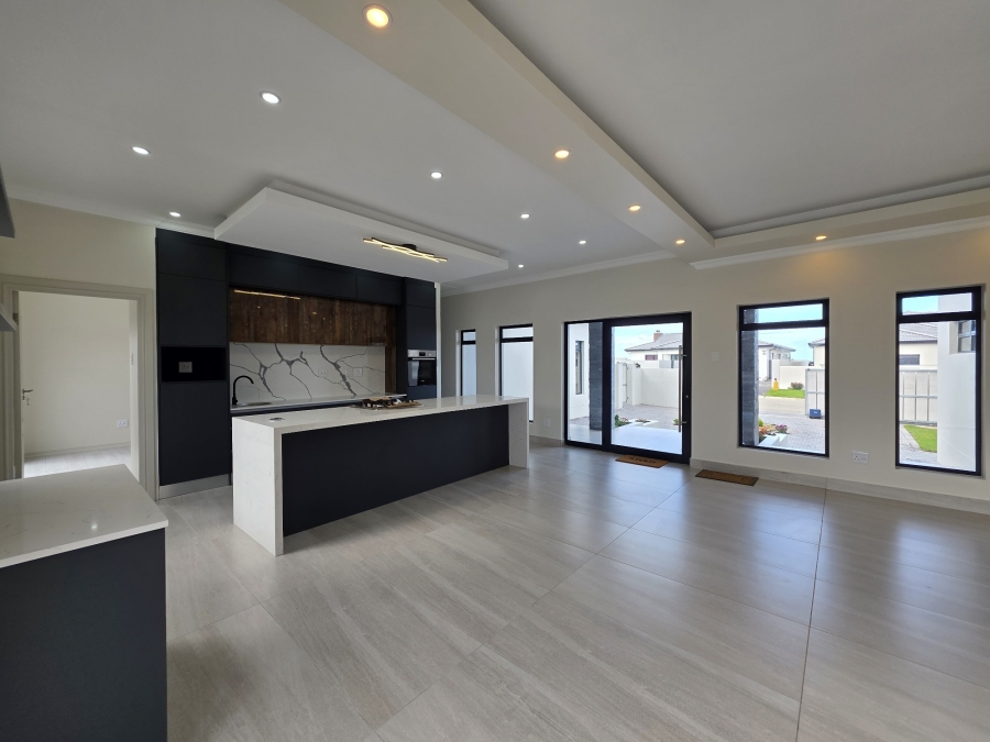 4 Bedroom Property for Sale in Fountains Estate Eastern Cape